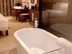 -三亚湾海居铂尔曼度假酒店