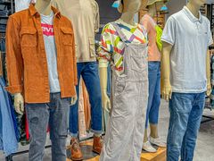 -王府井奥莱临潼小镇(临潼店)
