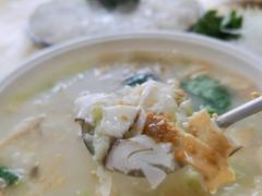 鱼片粥-官塘陈记鱼生·潮汕砂锅粥·牛肉火锅(潮枫路总店)