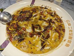 -桂二老坛酸菜鱼(三街两巷店)