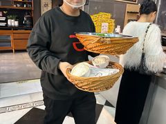 -愉肴麻辣香锅(中山路店)