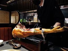 -铭牛烧肉·和牛海鲜自助(高新月牙湖店)