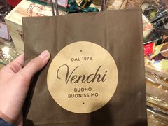 -VENCHI 闻绮(北京国贸商城店)