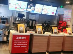 -麦当劳(上海虹桥站30B检票口楼上)