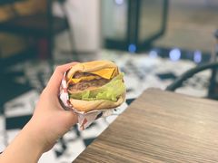 双层芝士牛肉汉堡-牛纽塔·牛人堡(群众路店)