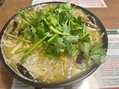 -肥汁米蘭香港米线(定西路店)
