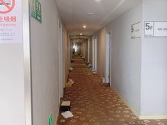 -莫泰168旅店（上海莲花南路银都路店）-停车场