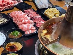 -果松木炭酸菜铜火锅·外婆参鸡汤