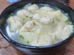 三鲜大馄饨-万寿斋(山阴路店)