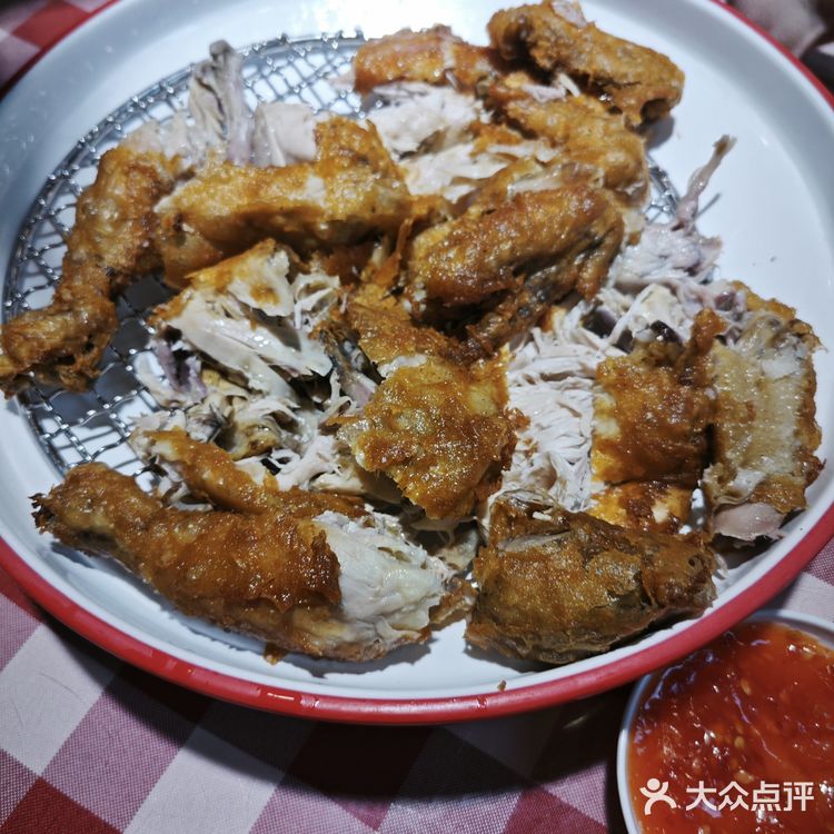 西安旅游时打卡的一家网红店，很奇特的名字三根电线杆