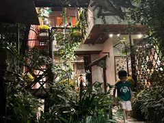 -Cuc Gach Quan Restaurant
