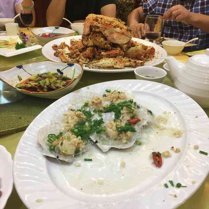 南京东骏海鲜酒家-"服务有点跟不上,地上水也没拖干净,感觉比.