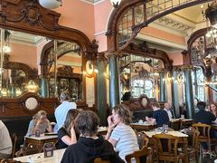 -Majestic Café
