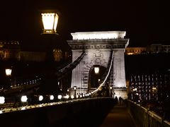 -多瑙河畔鞋履雕塑