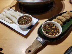 -野山舂·贵州现舂酸汤火锅(鸿通城店)