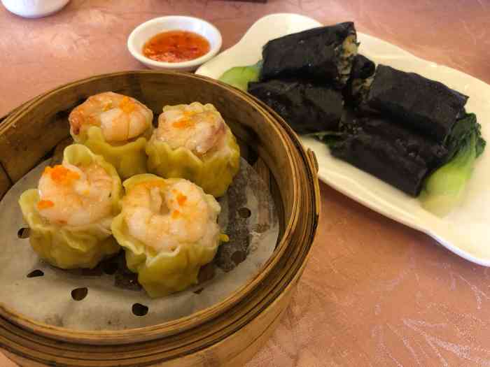 丁香花园酒店74申粤轩酒楼-"这家酒店开了十几年了,地段好,环境优美