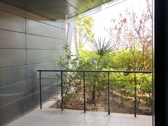 -上海滴水湖皇冠假日酒店