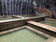 -盛泰恐龙谷温泉