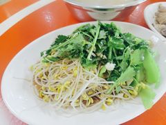 芥菜拼豆芽-水东兴记鸭粥店(茂名店)