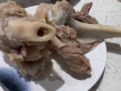 -三人行骨头王火锅(长寿店)