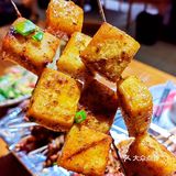 点烤串，喝小酒的好去处就在醉小牛烧烤小酒馆