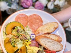 -ins森林童话餐厅coffee&bistro
