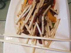 花生芽炒牛柳-朱仔记食府(江南大道店)