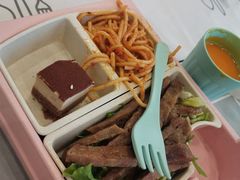 -汽车博物馆主题餐厅