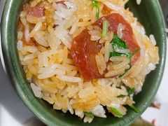 广式腊味煲仔饭-狐狸爱上椰子鸡(滨江星光大道店)