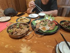 -老滇山寨•云南特色菜•地方菜•民族风情歌舞表演(金碧店)