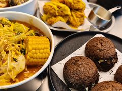 -W COLLECTIVE  DESSERT SHOP