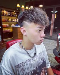 -海文先生国潮烫染男士理发馆
