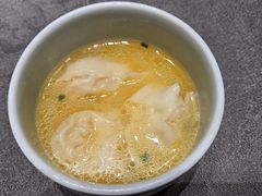 蟹粉小馄饨-新光酒家·河豚·海鲜·蟹料理(浦东店)