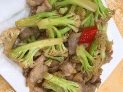 菜花炒猪颈肉-九大簋家宴(北京路店)