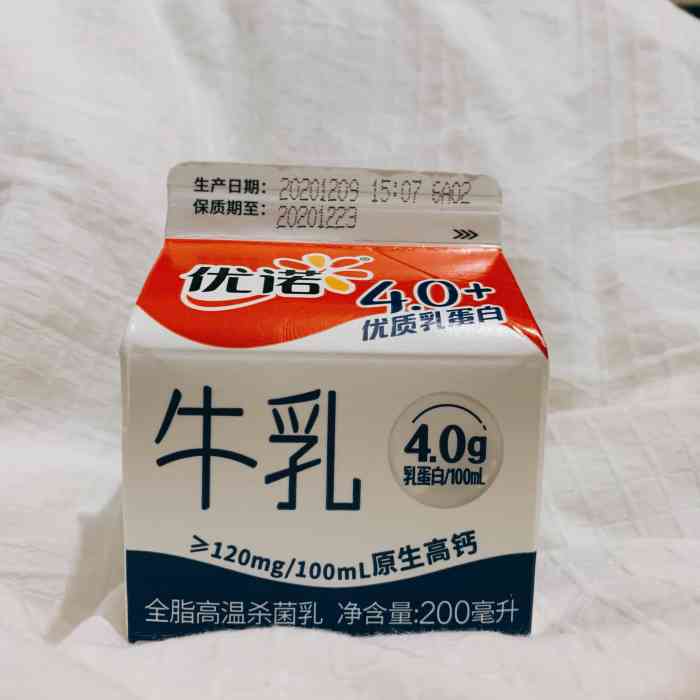 打分 法国优诺牛奶味道还是不错的,有点甜