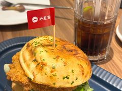 黄金三脆多汁鸡堡-必胜客(吾悦广场店)