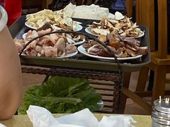 -东巴谷野生菌火锅餐厅