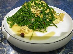 沙葱炒鸡蛋-乡村馕坑肉·烧烤·新疆菜·本地人更爱吃(阿勒泰首店)