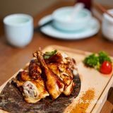 杭州新店 小河直街的独栋中式文艺小酒馆  