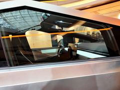 -TESLA 特斯拉(上海太古汇体验店)