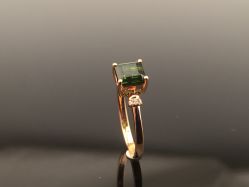 -威德钻石-克拉钻大本营(南京东路店)