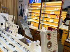 -优医视平价眼镜蔡司依视路折扣工厂店(十里堡店)