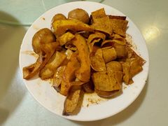 -老鼎万春卤菜(五代传承创始老店)