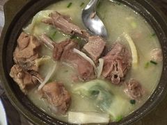 馄饨老鸭煲-老品芳