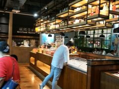 -亚马逊环球美食百汇(新城吾悦广场店)