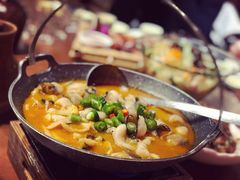 -老滇山寨•云南特色菜•地方菜•民族风情歌舞表演(金碧店)