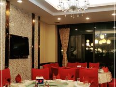 -东豪园林海鲜酒家(南港路辅路店)