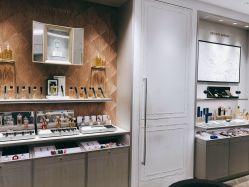 -法国娇兰精品店