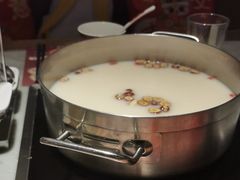 -尚尚仙·酸汤猪手·猪肚鸡火锅(华联万柳购物中心店)