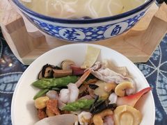 -桥香园过桥米线(国贸店)